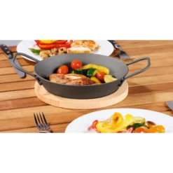 GRILLMEISTER Ø 32 Eisen-Grillpfanne / Ø 28,5 Eisen-Grillpfanne mit perforiertem Boden / Ø 20 Eisen-Grillpfanne mit Servierbrett - B-Ware